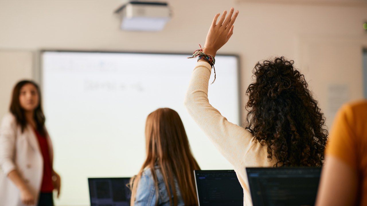 Caro Bollette, la scuola è salva