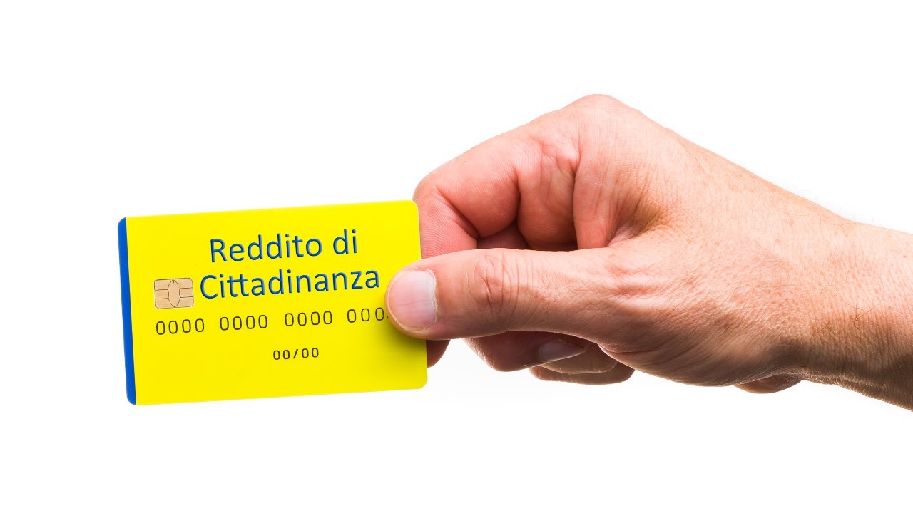 reddito cittadinanza niente ricarica giugno motivo