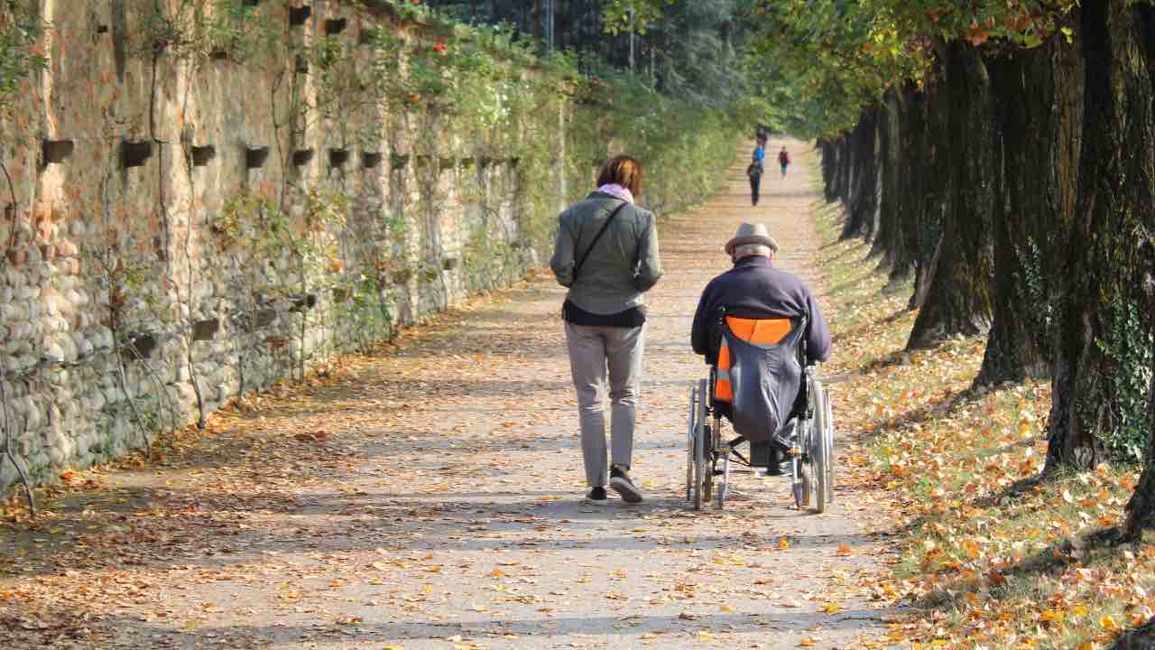 badante stipendio anziano deceduto